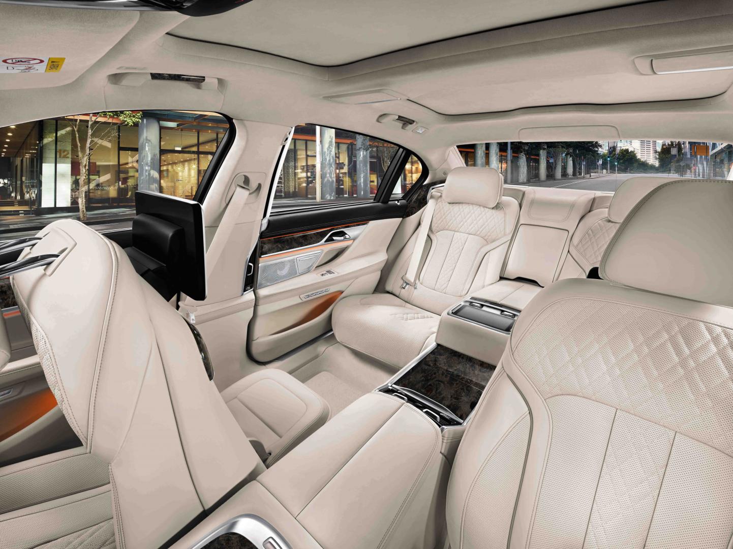 BMW 750Li Luxury