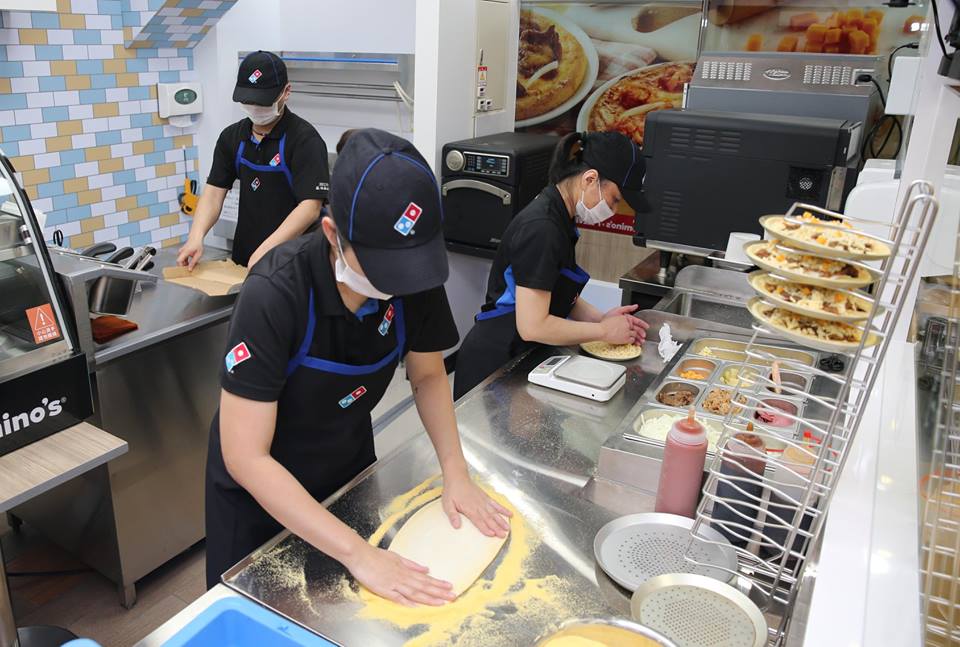 Domino’s X 7-ELEVEN